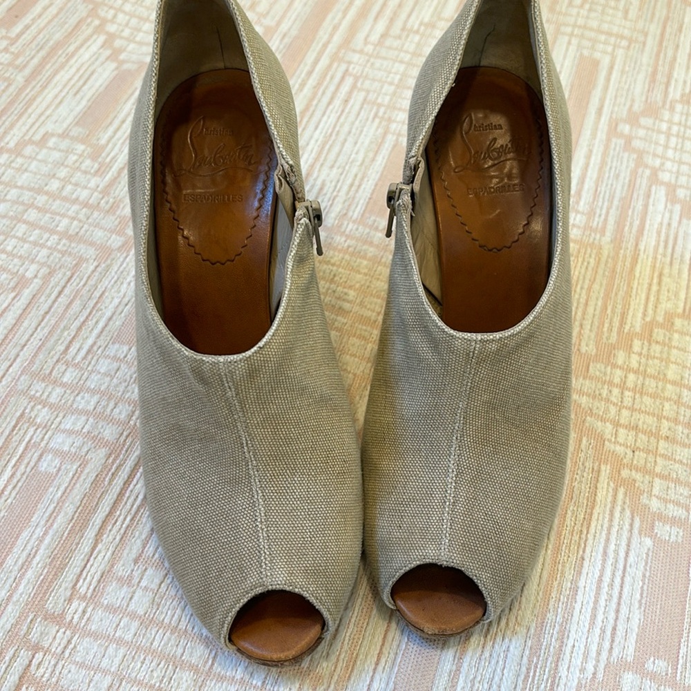 Louboutin wedges 38